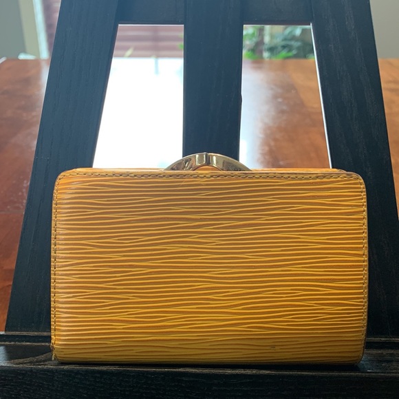 💜💛Authentic Louis Vuitton Epi Noe PM Bag & French Kisslock Wallet💜💛 - Picture 11 of 17